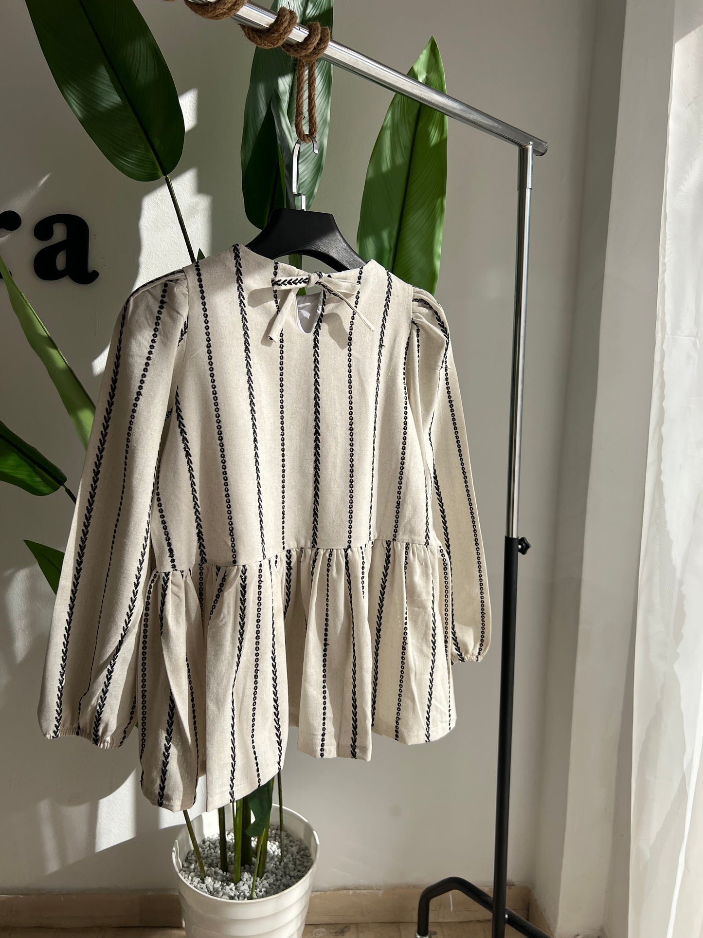 HAUT FLEUR LIN EN BRODERIE ANGLAISE