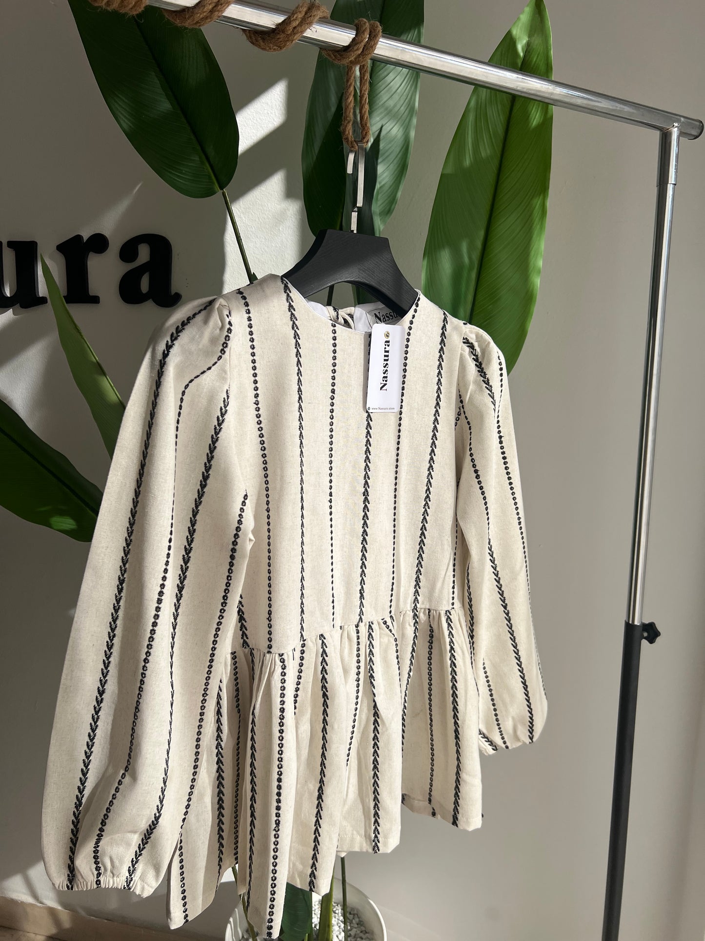 HAUT FLEUR LIN EN BRODERIE ANGLAISE