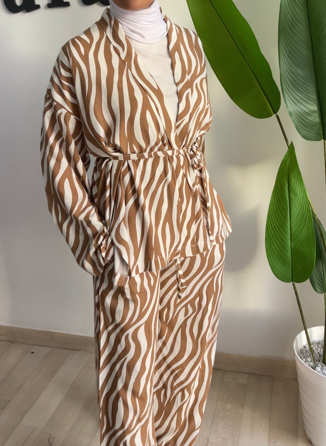 ensemble zibra en lin couton avec un colle classique