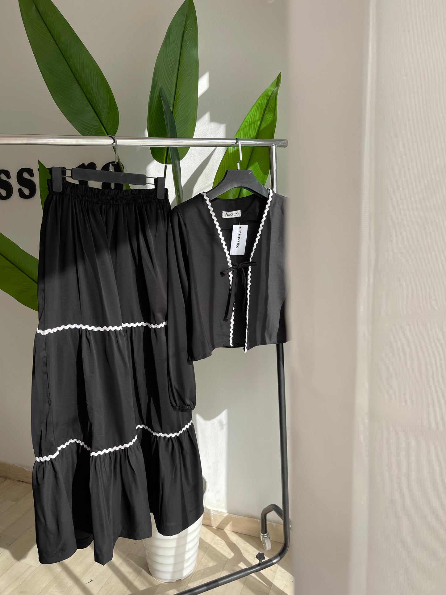 ENSEMBLE WVES NOIRE EN CREPE
