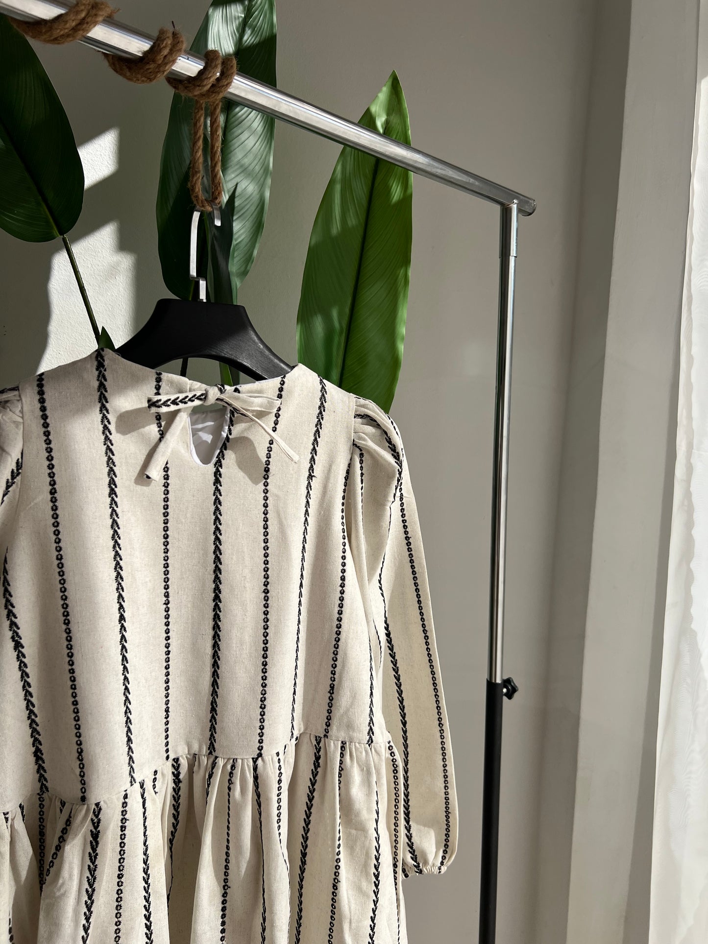 HAUT FLEUR LIN EN BRODERIE ANGLAISE
