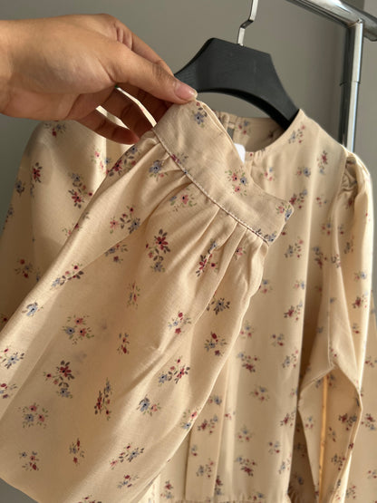 HAUT EN LIN AVEC DES FLEUR