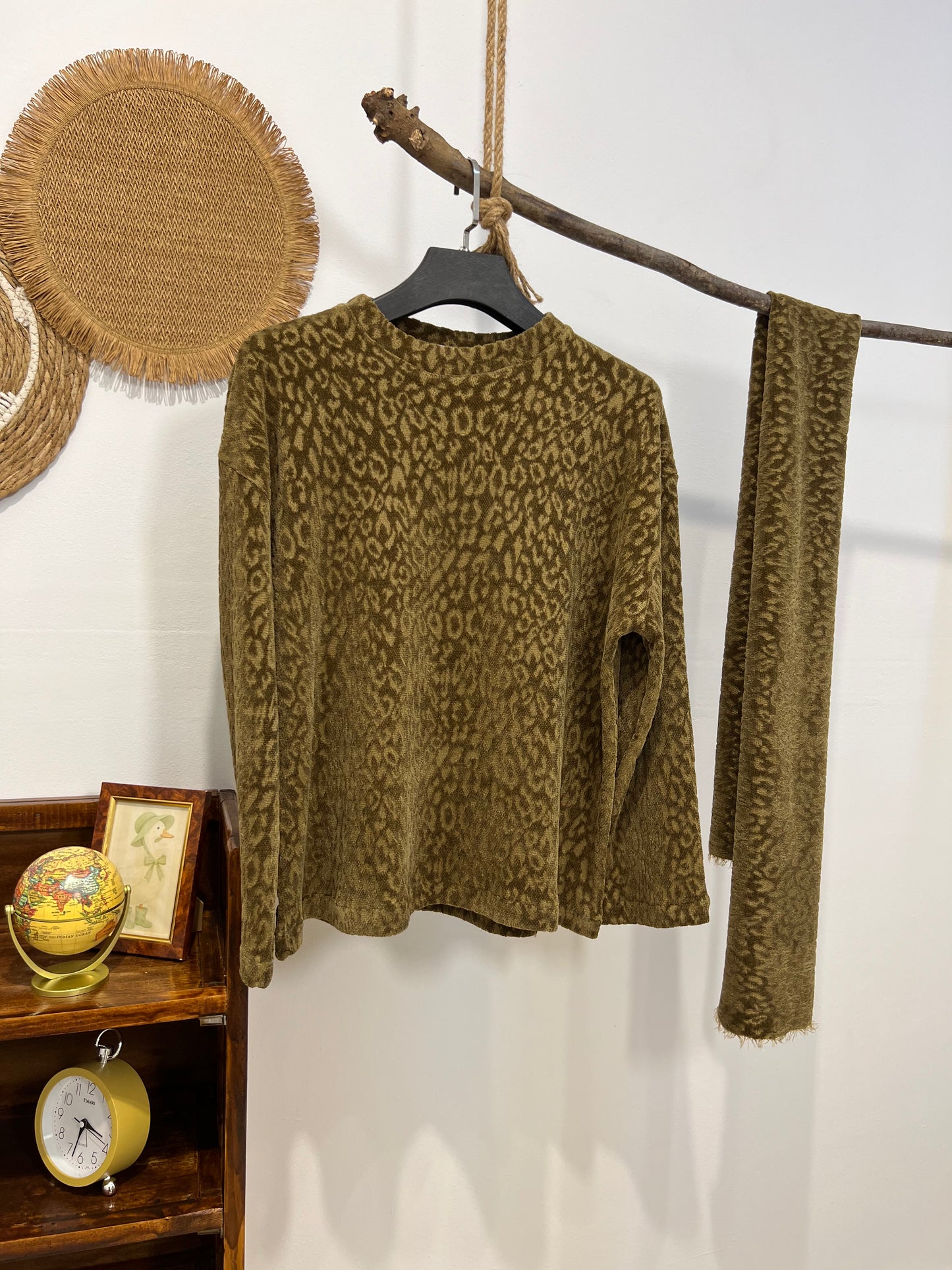 PULL EN LAINE AVEC ECHARPE