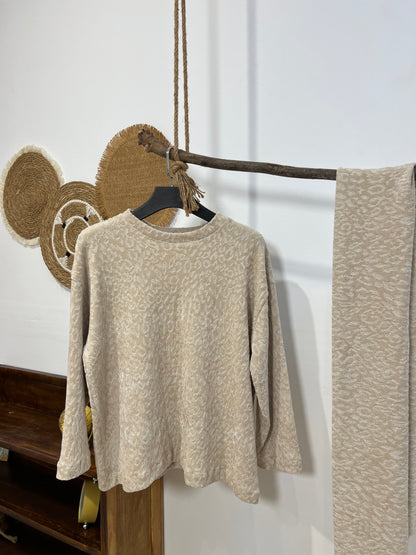 PULL EN LAINE AVEC ECHARPE