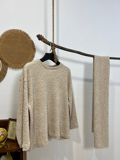 PULL EN LAINE AVEC ECHARPE